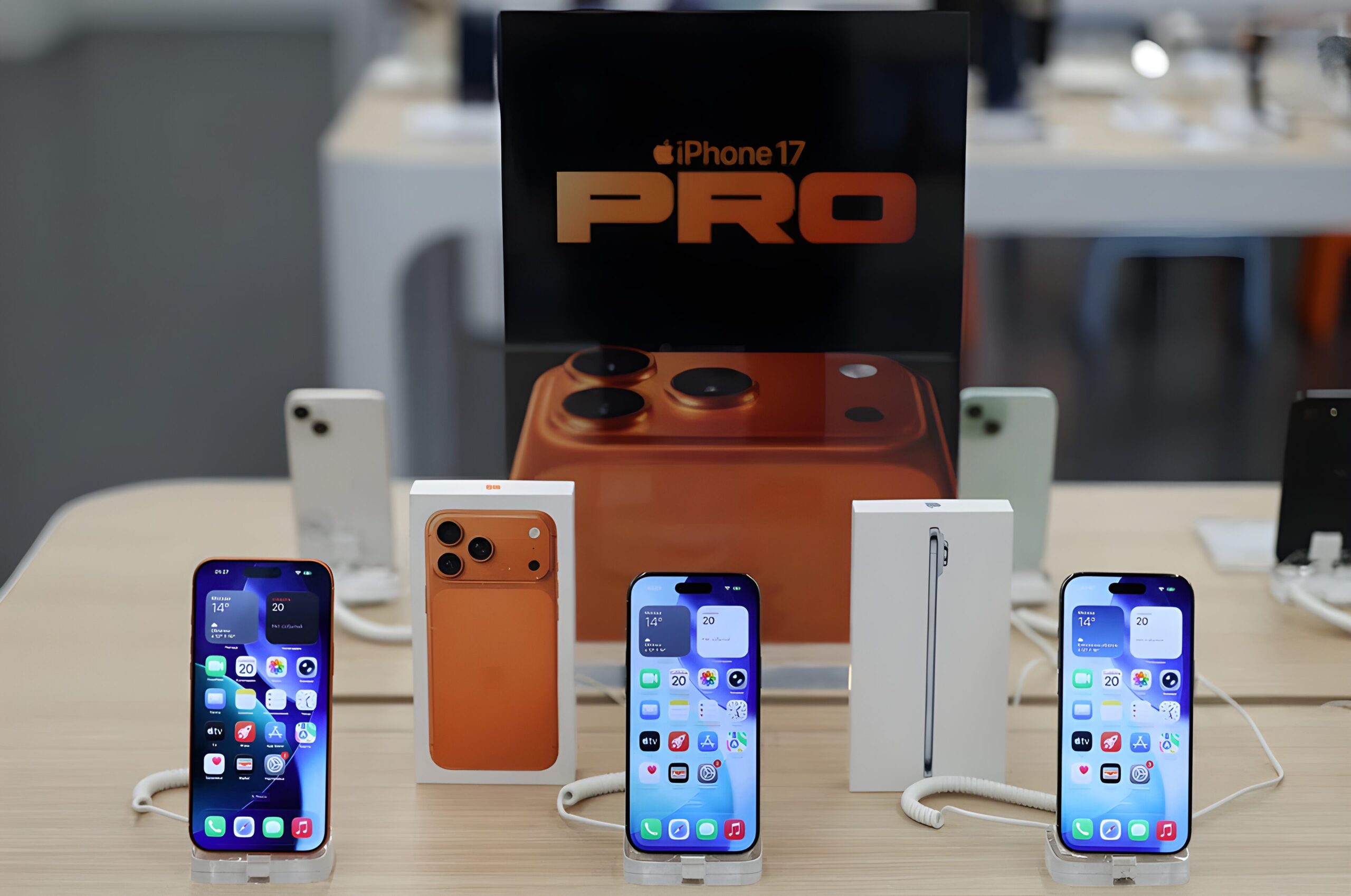 Apple Set to Become the World’s Top Smartphone Maker: What’s Driving the Shift